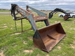 WOODS DUAL LOADER WITH BUCKET CAME OFF OF 40 SERIES JOHN DEERE