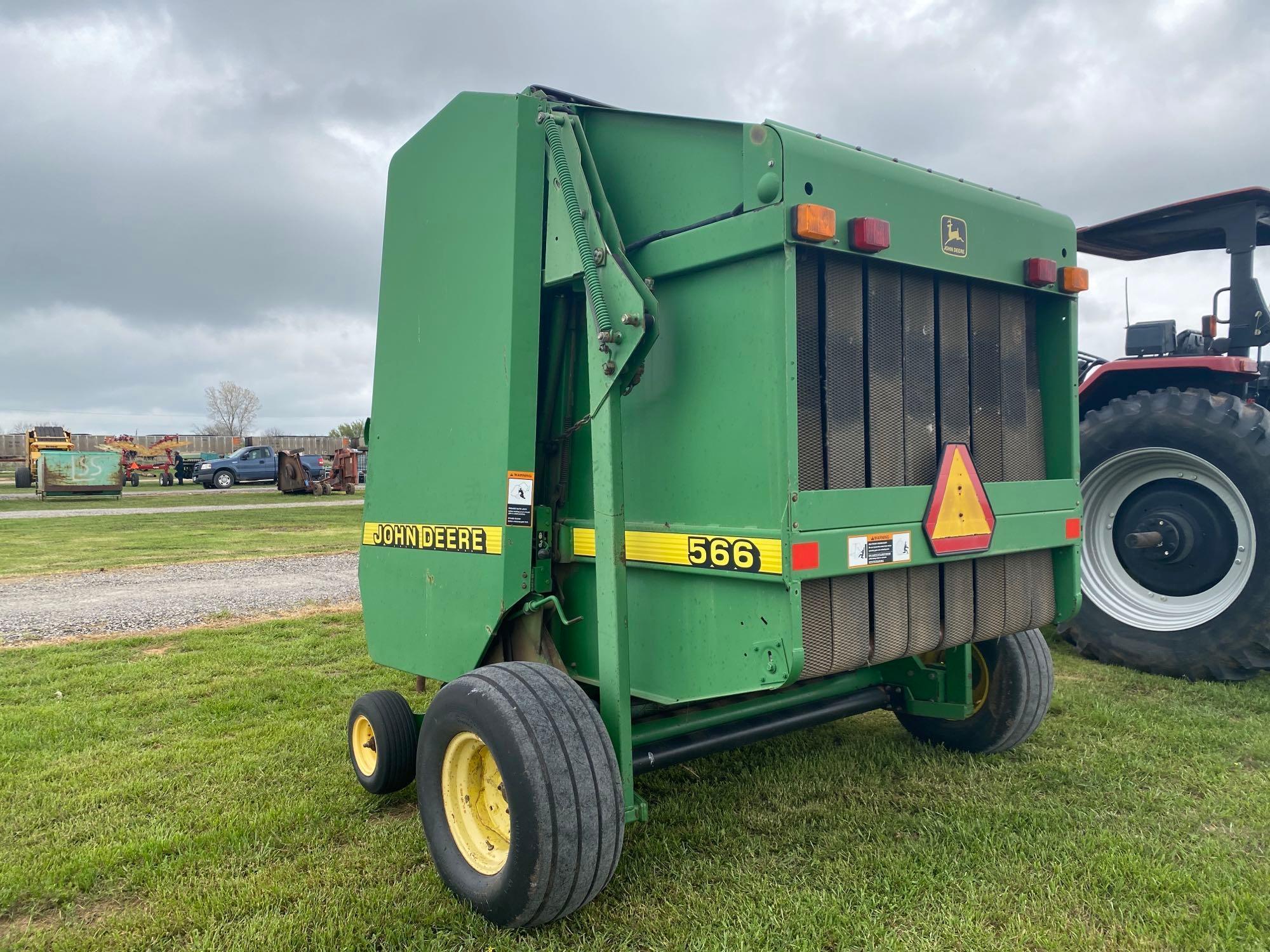 JOHN DEERE 566 ROUND BALER 15022 BALES ON IT HAS THE MONITOR MONITOR HAS BEEN REDONE BY AG EXPRESS