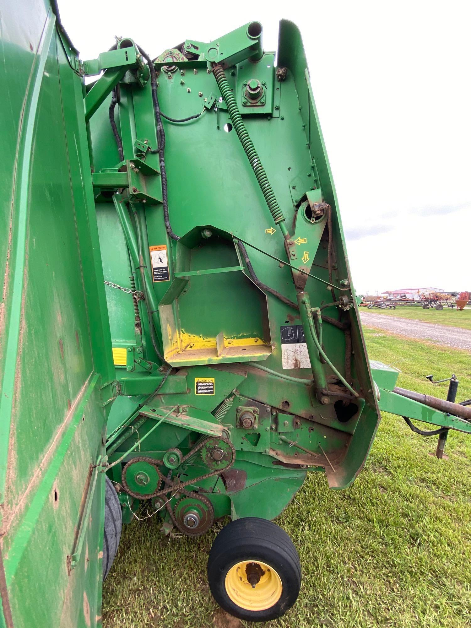 JOHN DEERE 566 ROUND BALER 15022 BALES ON IT HAS THE MONITOR MONITOR HAS BEEN REDONE BY AG EXPRESS