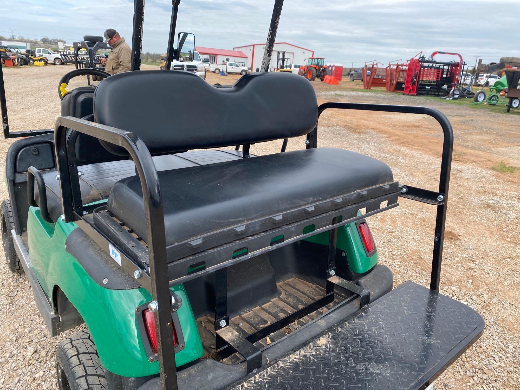 YAMAHA 2002 GOLF CART NEW TIRES, BENCH IN REAR FOLDS INTO A SEAT ELEC/OVER GAS POWERED ???????SELLS