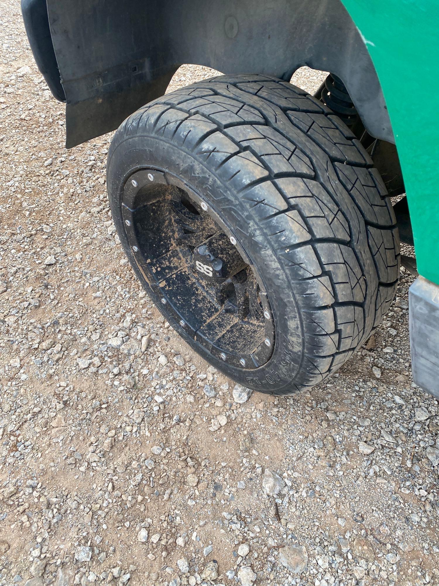 YAMAHA 2002 GOLF CART NEW TIRES, BENCH IN REAR FOLDS INTO A SEAT ELEC/OVER GAS POWERED ???????SELLS