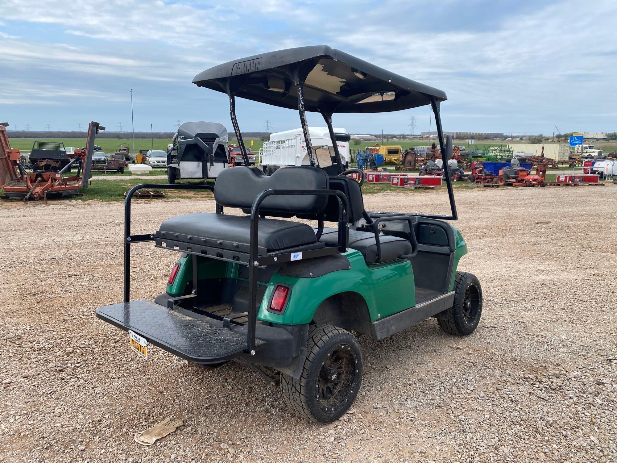 YAMAHA 2002 GOLF CART NEW TIRES, BENCH IN REAR FOLDS INTO A SEAT ELEC/OVER GAS POWERED ???????SELLS