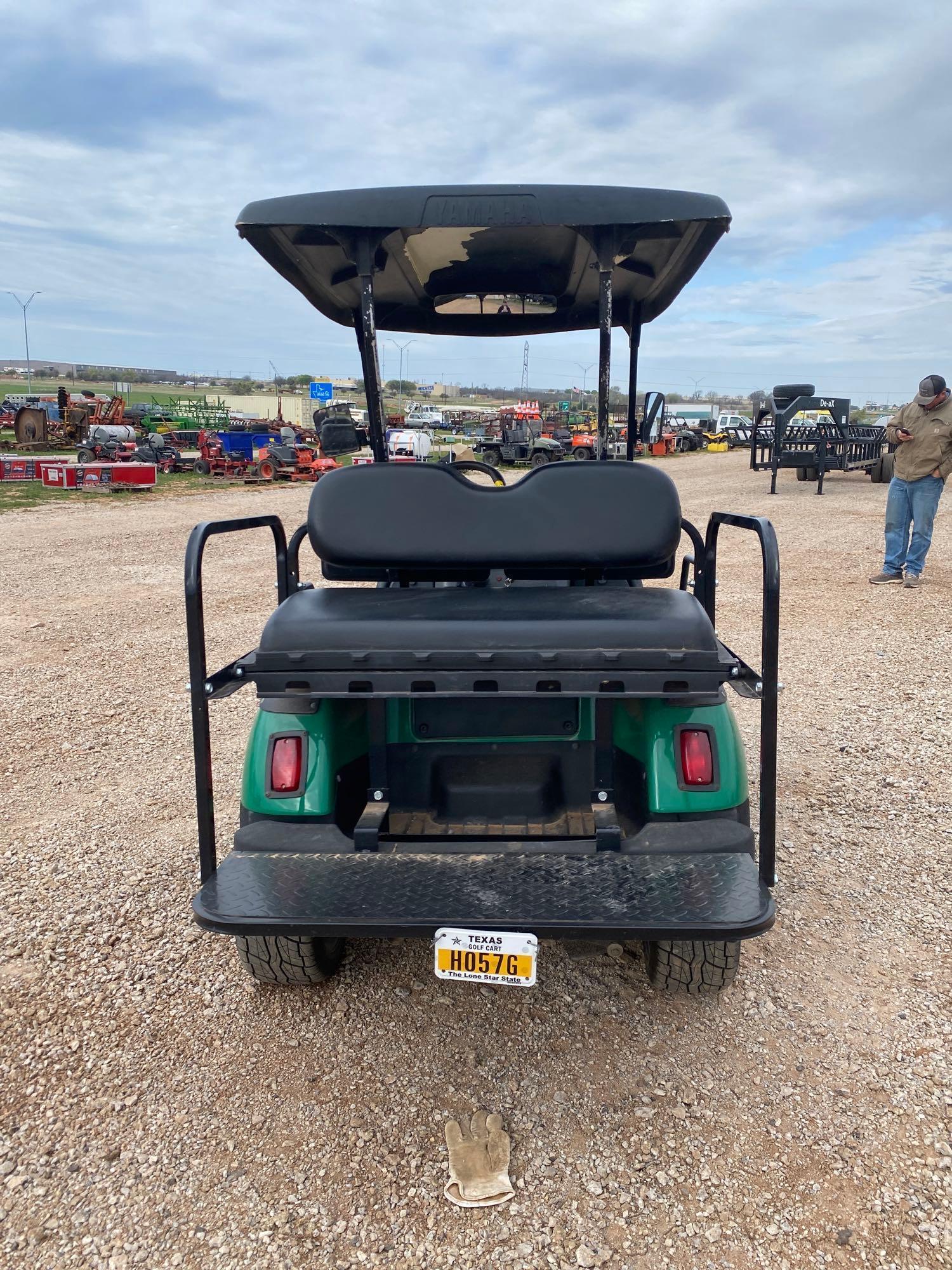 YAMAHA 2002 GOLF CART NEW TIRES, BENCH IN REAR FOLDS INTO A SEAT ELEC/OVER GAS POWERED ???????SELLS