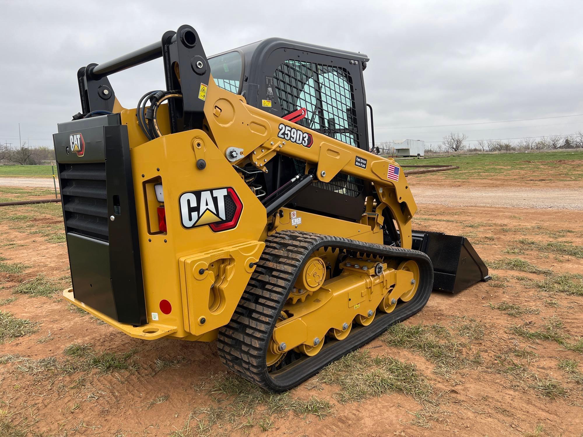 LIKE NEW 2022 CAT 259D3 RUBBER TRACKED SKID STEER POWERED BY CAT C3.3B DIT EPA TIER 4F DIESEL