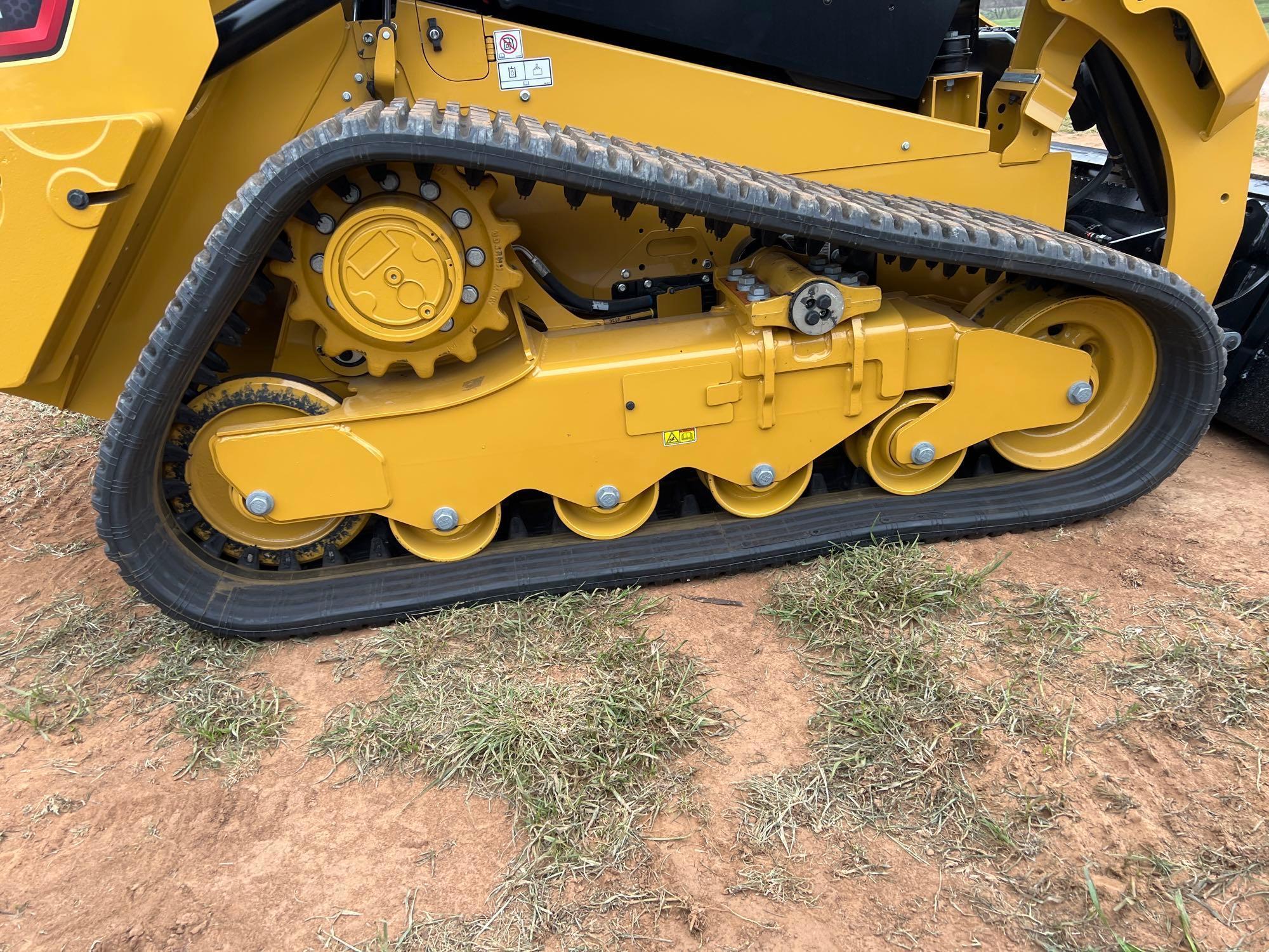 LIKE NEW 2022 CAT 259D3 RUBBER TRACKED SKID STEER POWERED BY CAT C3.3B DIT EPA TIER 4F DIESEL