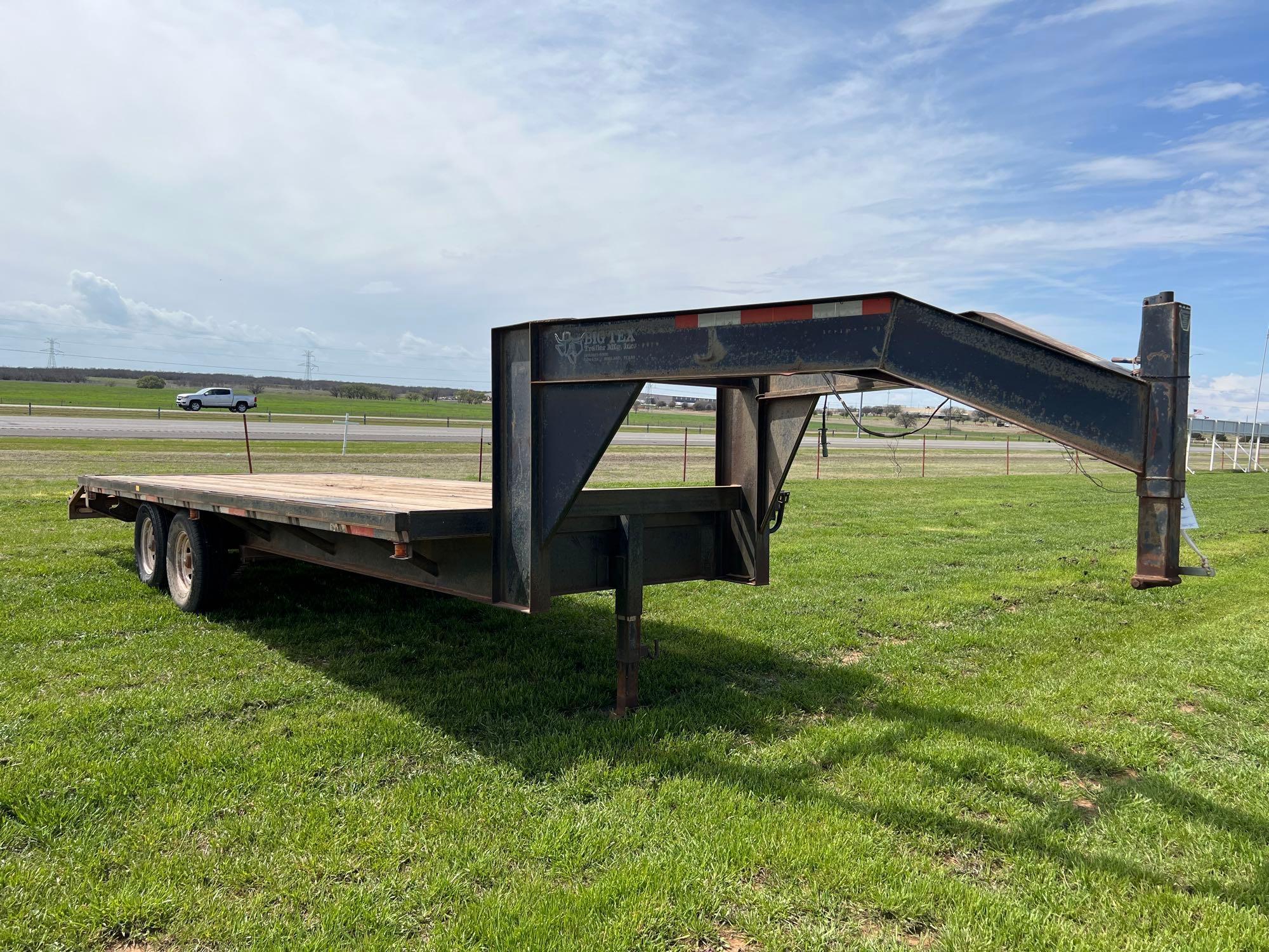 1984... BIG TEX...PULLOVER FLATBED WITH DOVE TAIL 7K 8 LUG AXLES 96" WIDE 20' DECK 3' DOVE SELLS WIT