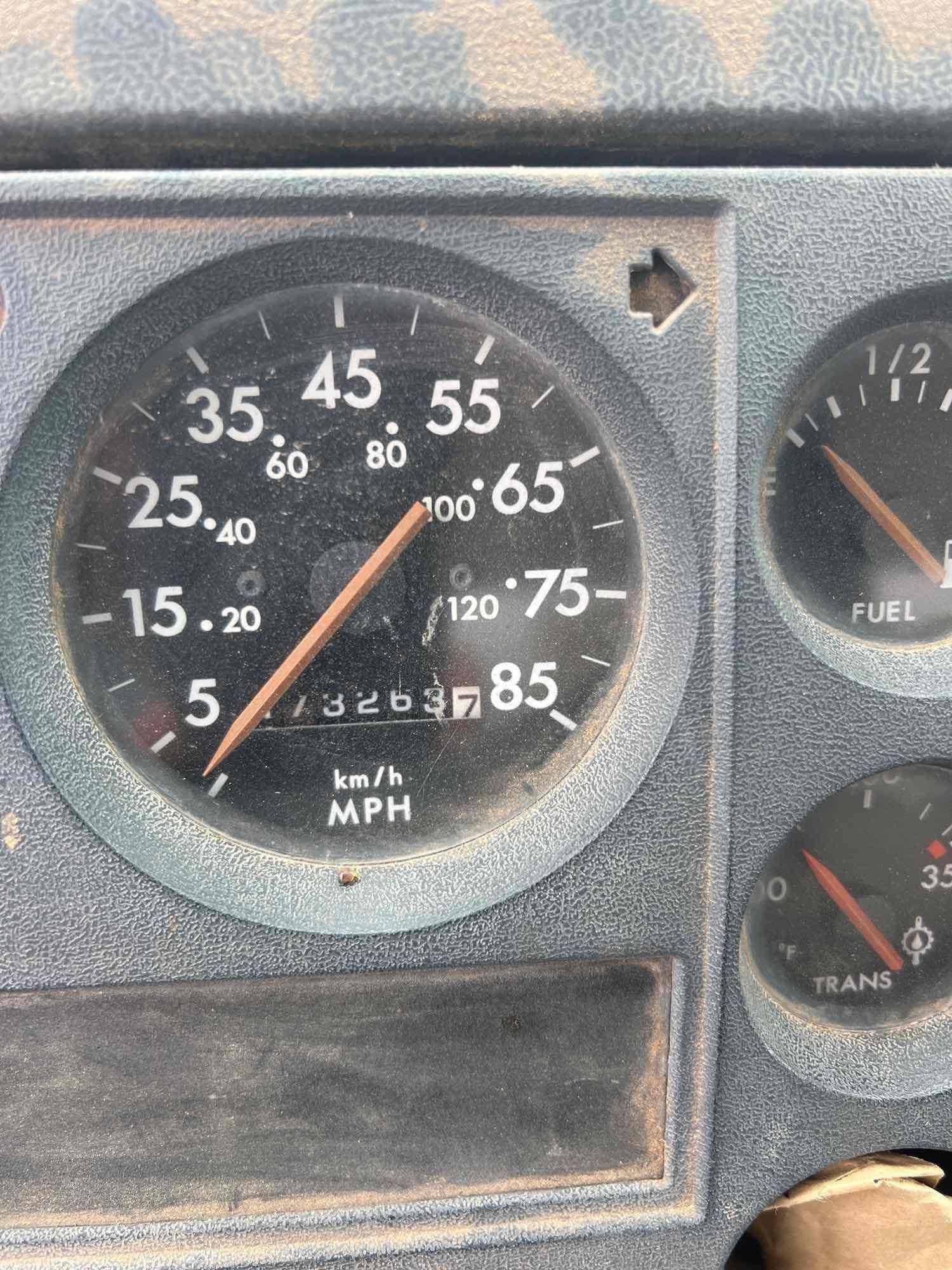 2000 Freightliner FL60 Truck