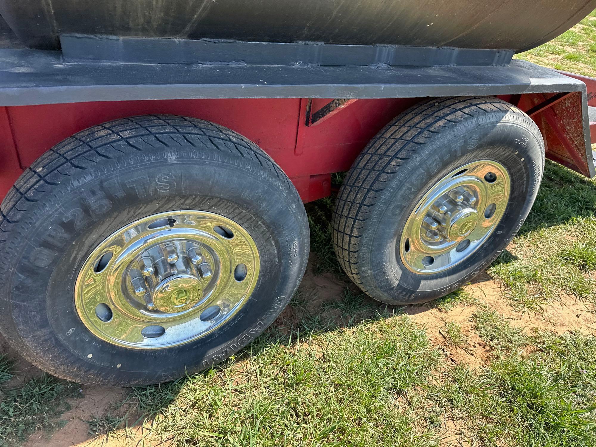 20 FT GOOSENECK TRAILER WITH SMOKERS