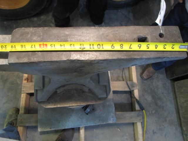 400 lb. anvil on heavy duty metal stand, 31" from end to tip of horn, 12" horn