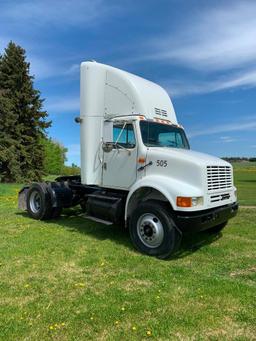 2000 International 8100 S/A Truck Tractor