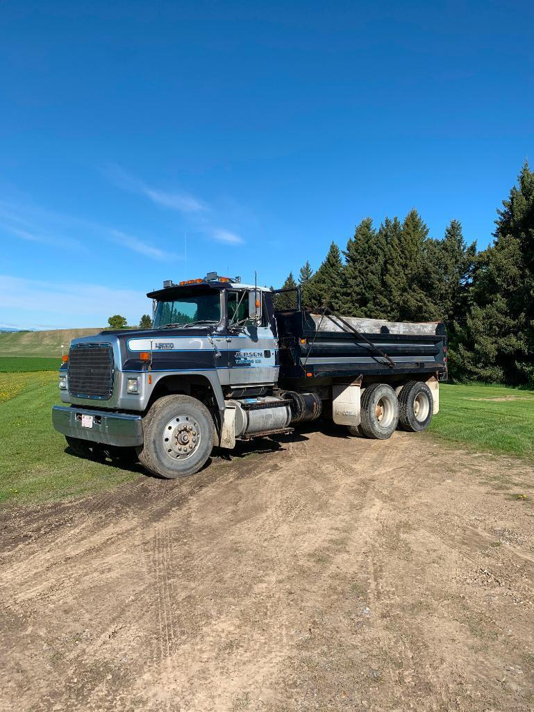 1991 Ford L8000 T/A Gravel Truck