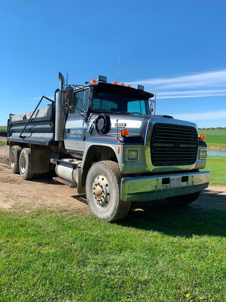 1991 Ford L8000 T/A Gravel Truck