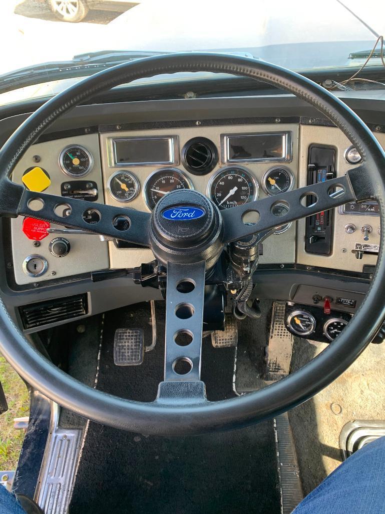 1991 Ford L8000 T/A Gravel Truck