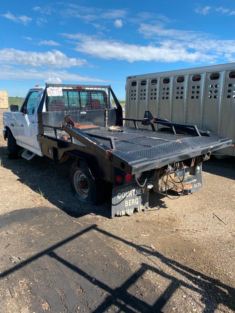 1997 Ford F250 4x4 bale truck