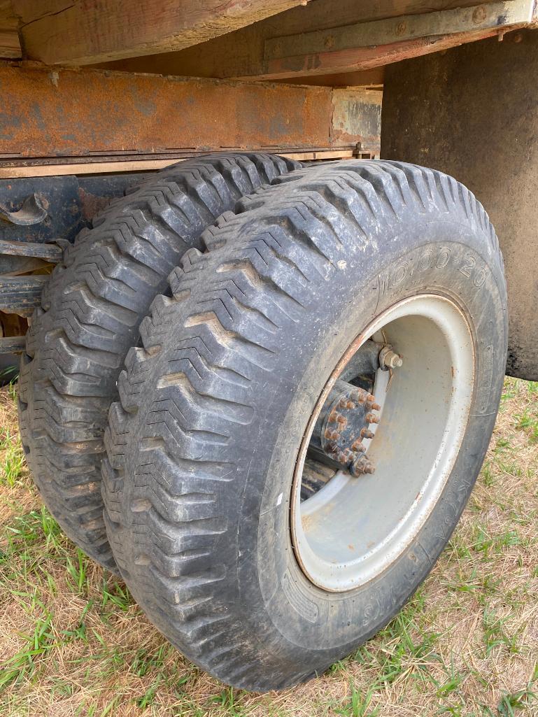 1980 GMC 6500 S/A Grain Truck