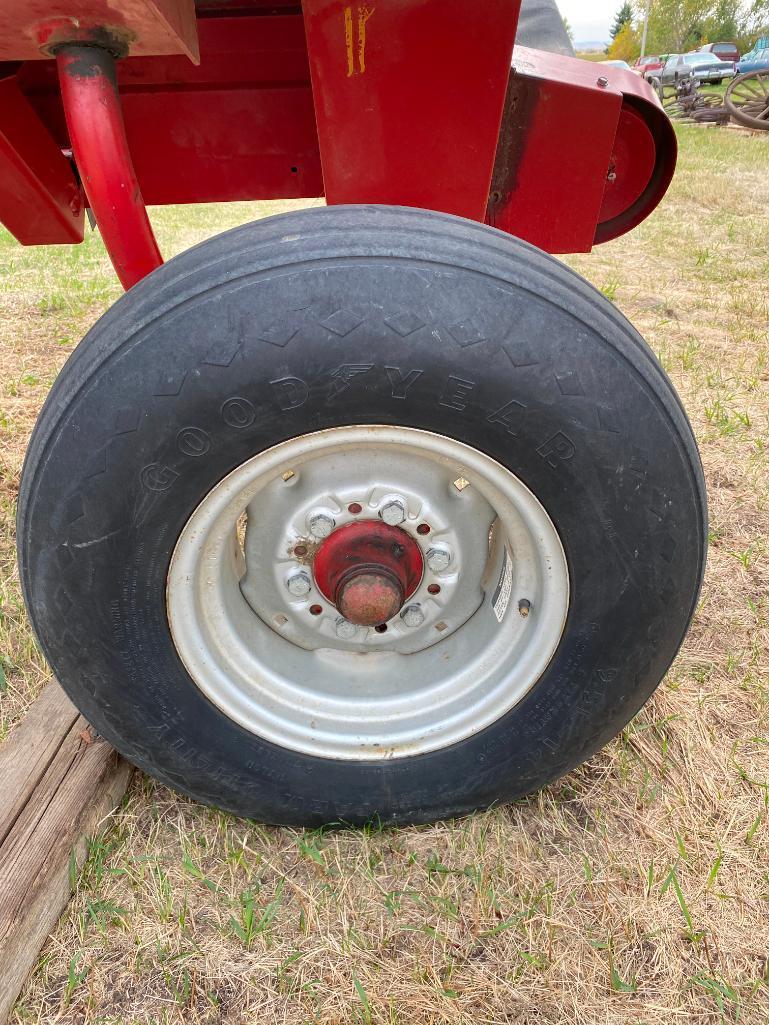 Case 8210 21' Pull-Type Swather