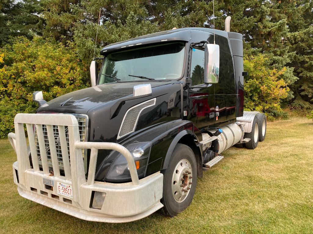 2015 Volvo D16 600HP T/A Truck Tractor