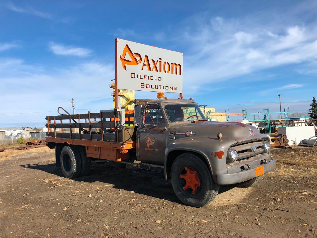 1953 Ford F800 Flatbed Truck