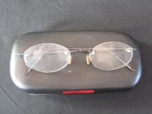 VINTAGE SPECTACLES WITH CASE HAS CHIPPED LENS