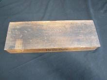 VINTAGE WOODEN CIGAR BOX WITH LID
