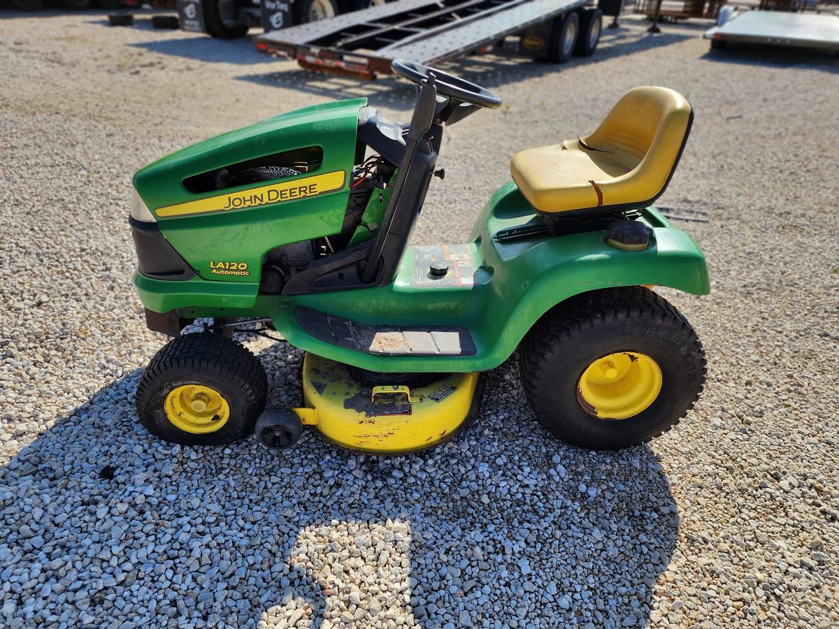 John Deere LA120