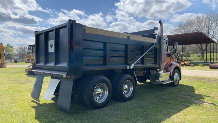 Peterbilt 15yd Dump Truck 2017