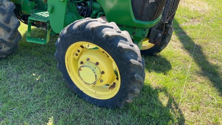 John Deere 5045E