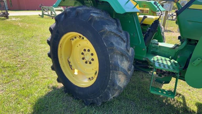 John Deere 5045E