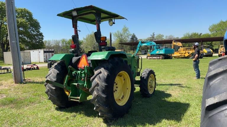 John Deere 5045E