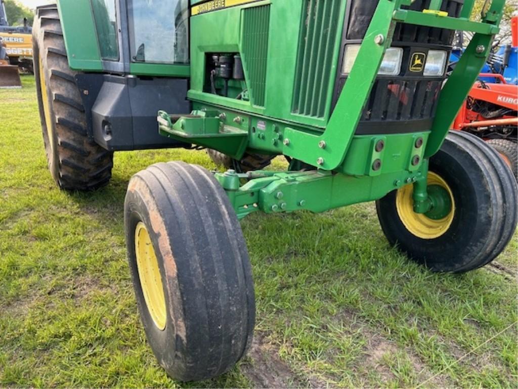 John Deere 7210 cab