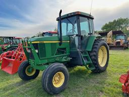 John Deere 7210 cab