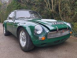 1972 MG B GT V8 Sebring Replica