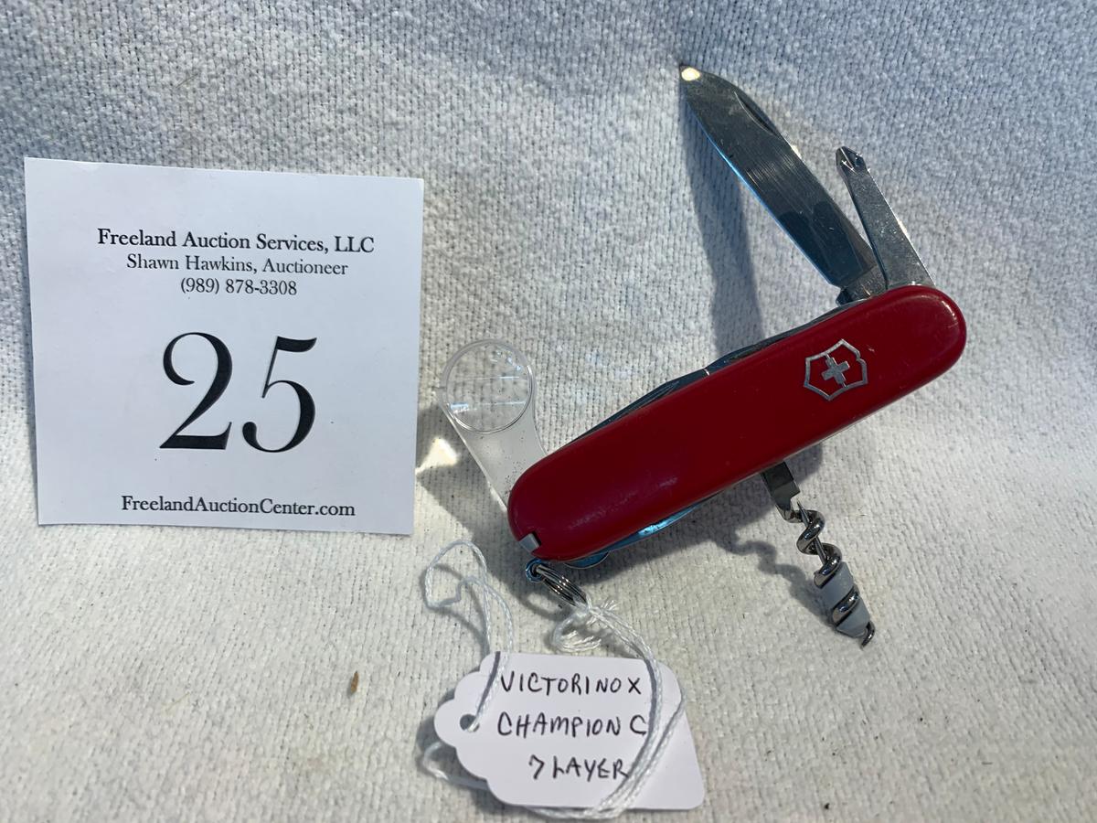 Victorinox Champion C Slayer Sak