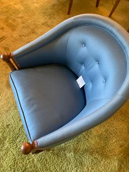 Mid Century Blue Color Lounge Chair In Excellent Condition