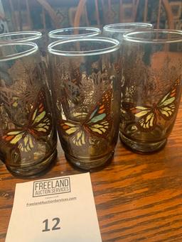 Set Of 8 Mid Century Style Tumbler Glasses With Butterflys On Them