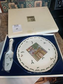 Mikasa Porcelin Cake Plate And Cutter New In Box