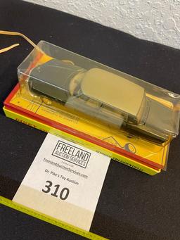 Dinky Toys Citroen Presidentielle Die Cast Vehicle in package