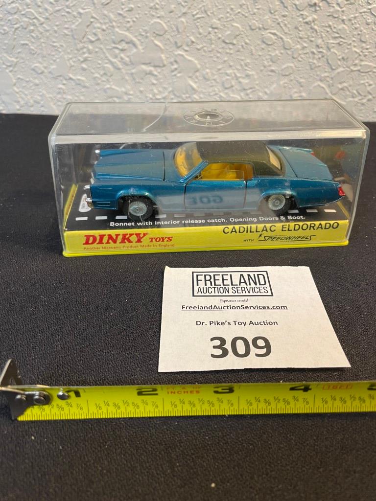 Dinky Toys CADILLAC ELDORADO made in England in case