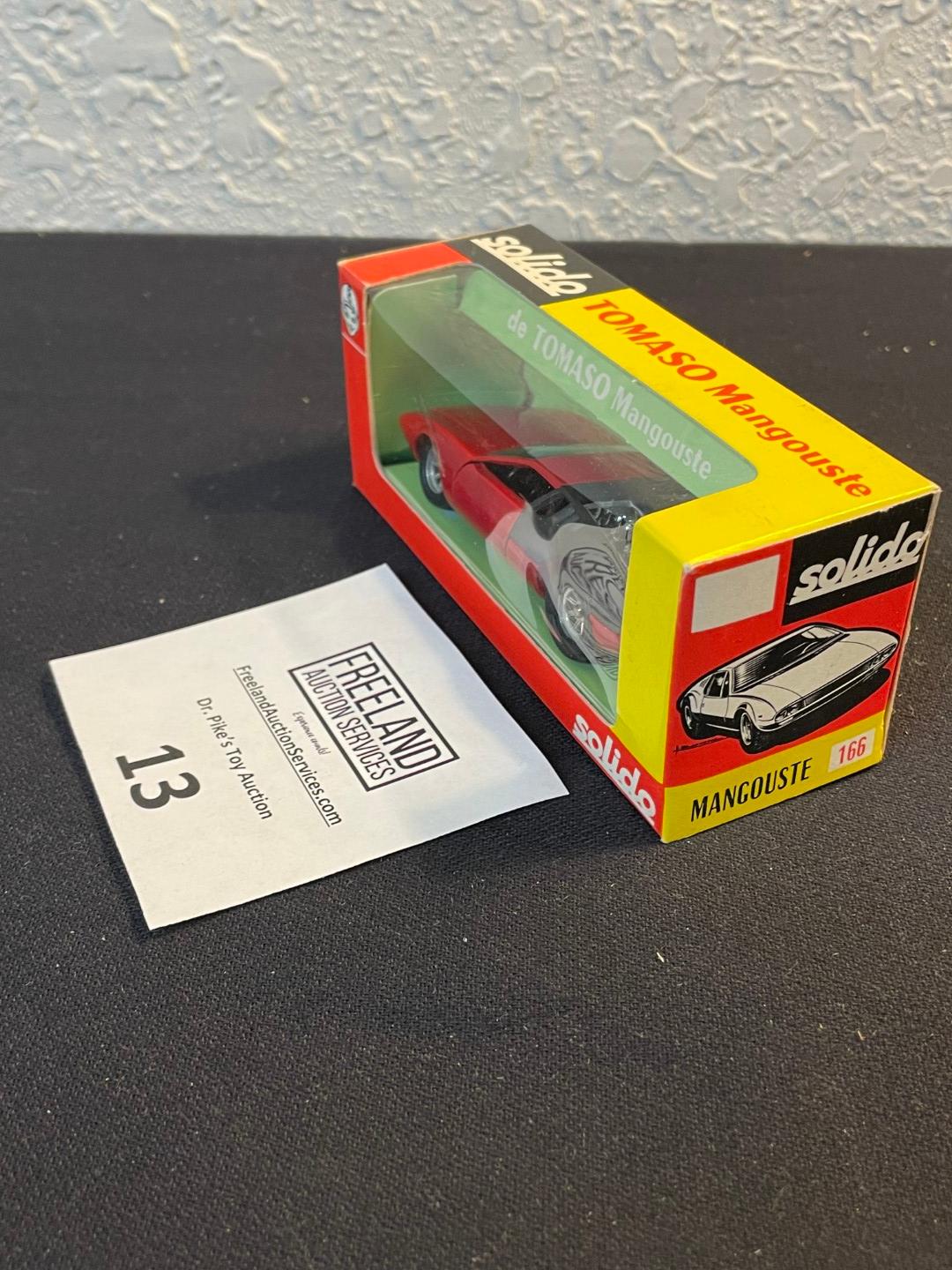 Solido de TOMASO Mangouste RED Die-Cast model in original package