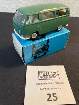 extremely rare Volkswagen promo GREEN BUS Cursor-Modell Made in Germany