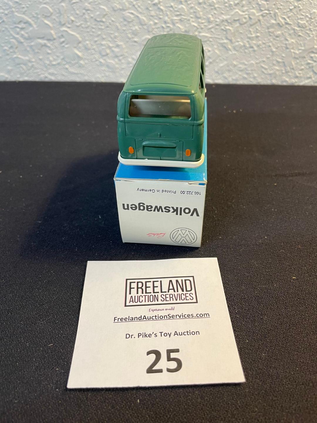 extremely rare Volkswagen promo GREEN BUS Cursor-Modell Made in Germany