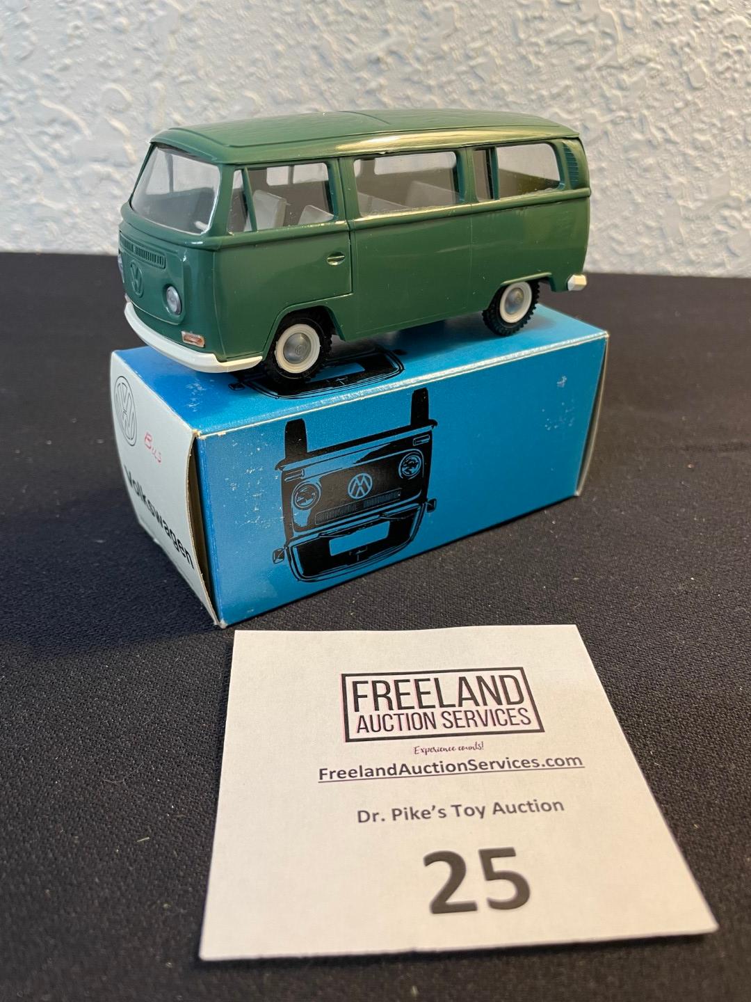 extremely rare Volkswagen promo GREEN BUS Cursor-Modell Made in Germany