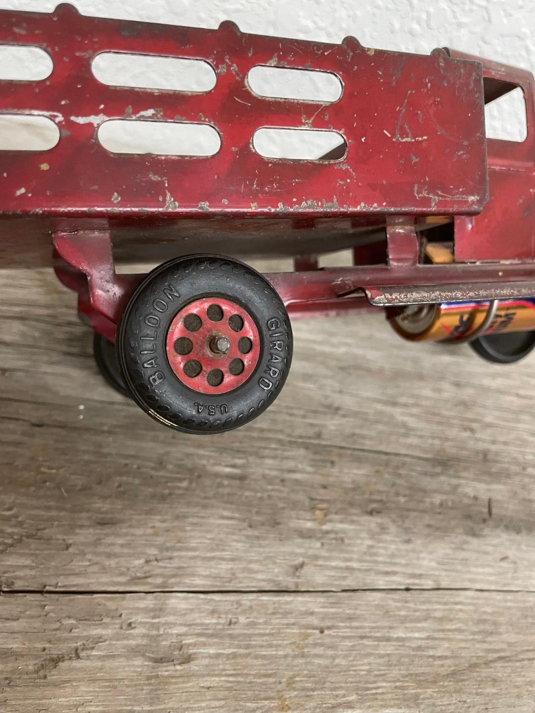 Girard Red Gate Pressed Steel Truck with battery