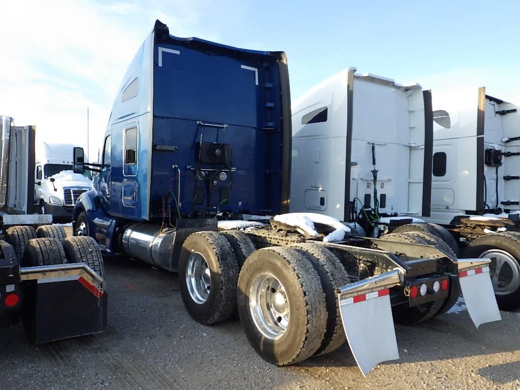 2017 KENWORTH T-680