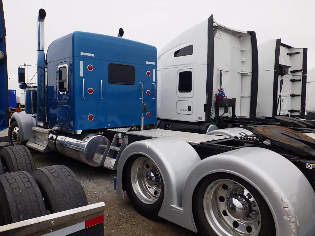 2016 KENWORTH W-900L AeroCab