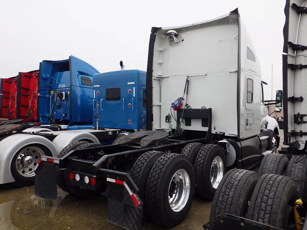 2016 KENWORTH T-680