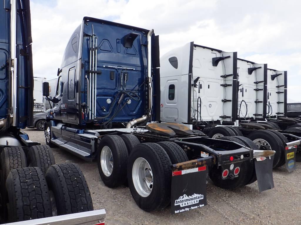 2017 FREIGHTLINER Cascadia125