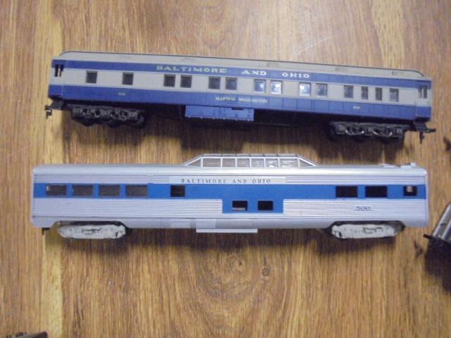 HO Passenger Train Car Set