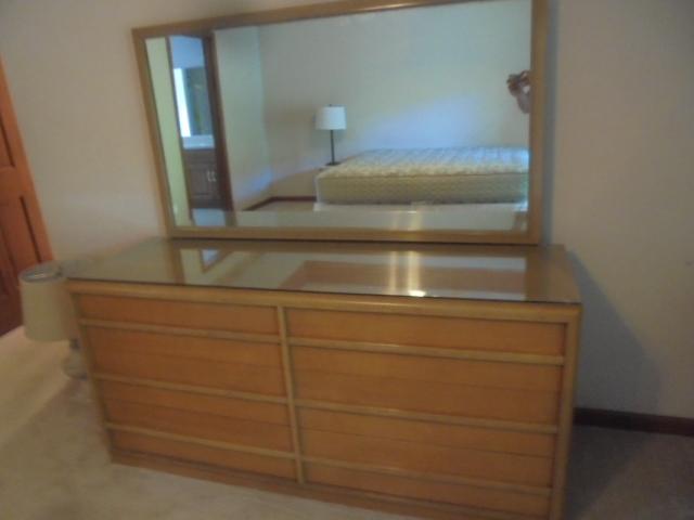 6 Drawer Dresser w/ Mirror