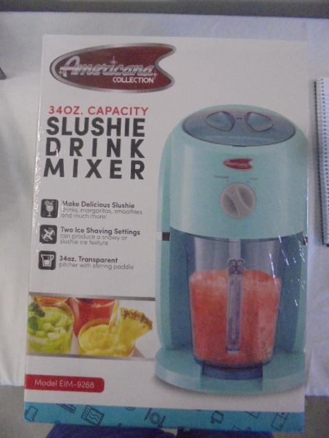 Americana Collection 34 oz. Slushie Drink Maker